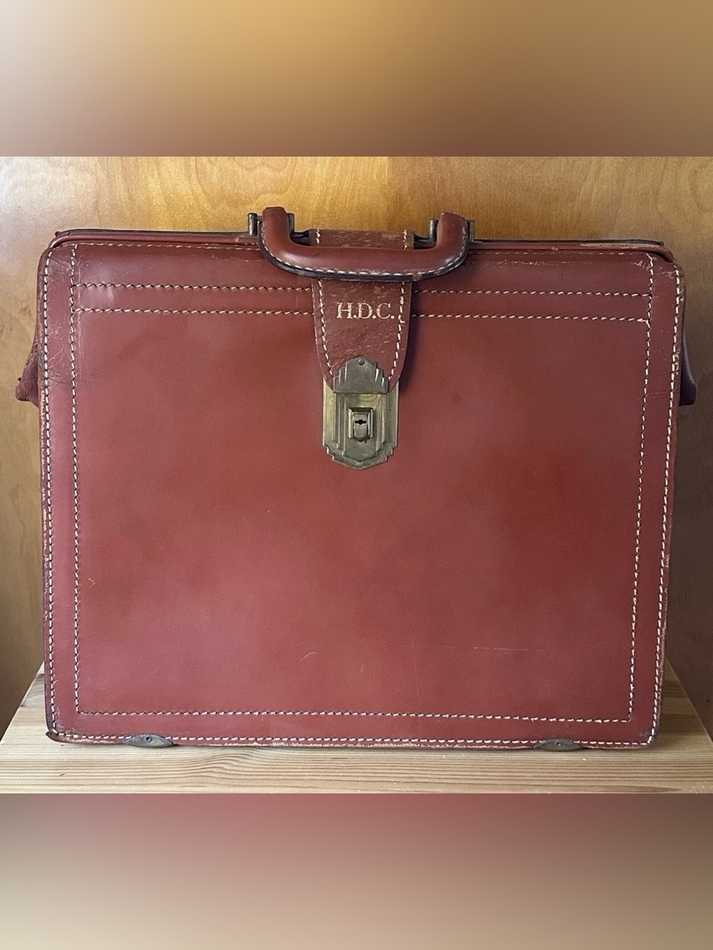 Vintage H.D.C. Genuine Top Grain Cowhide Wear Best Accordion Style Briefcase